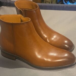 Elegant Tan Leather Chukka Boots for Men